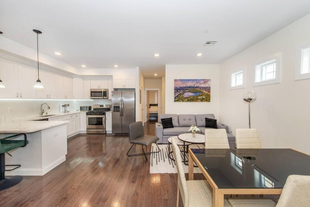 Stylish Chic Condo Nyc At Fingertips North Bergen Exterior photo